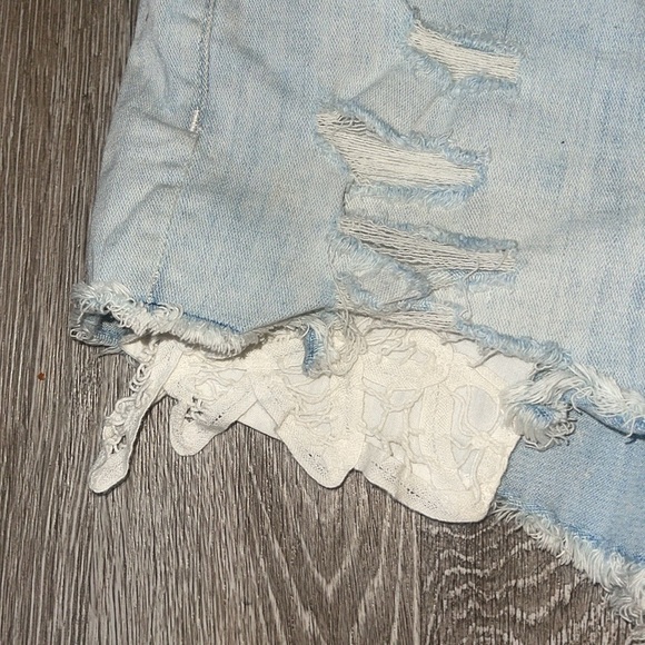 American Eagle Outfitters Light Blue Denim Shorts size 6 hi rise shortie - Picture 6 of 6